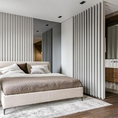 Classy Studio In Chicago, A Luxurious Condo Kiev Bagian luar foto