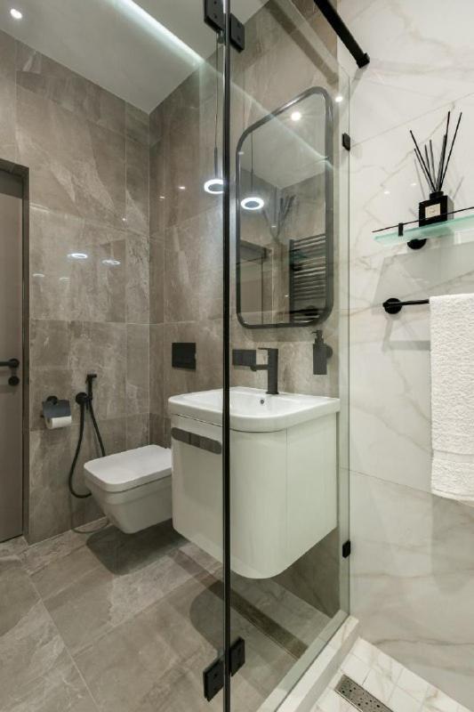 Classy Studio In Chicago, A Luxurious Condo Kiev Bagian luar foto